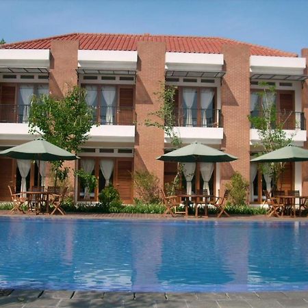 Villa Bukit Pinus Богор Экстерьер фото
